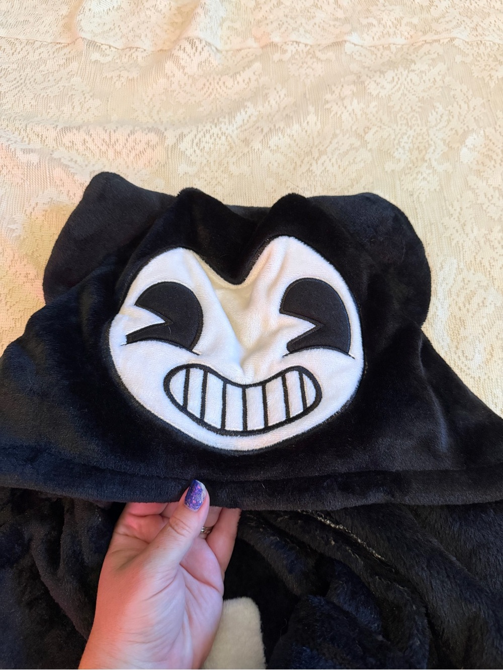 Mad Engine Bendy and the ink machine hooded plush blanket throw - Picture 9 of 11